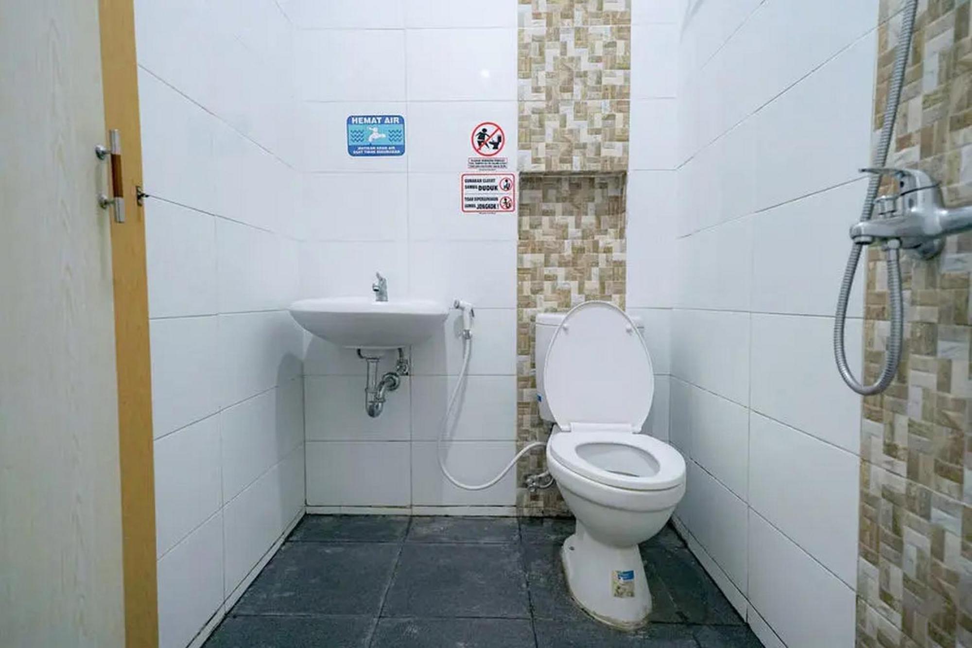 Reddoorz Near Ekowisata Mangrove Belawan Hotel Стая снимка